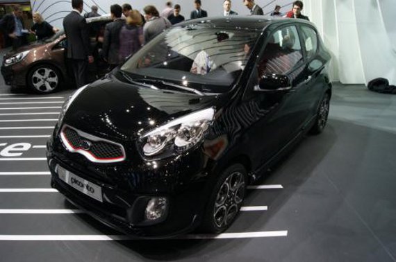 2012 Kia Picanto Debuts in Geneva (Video)