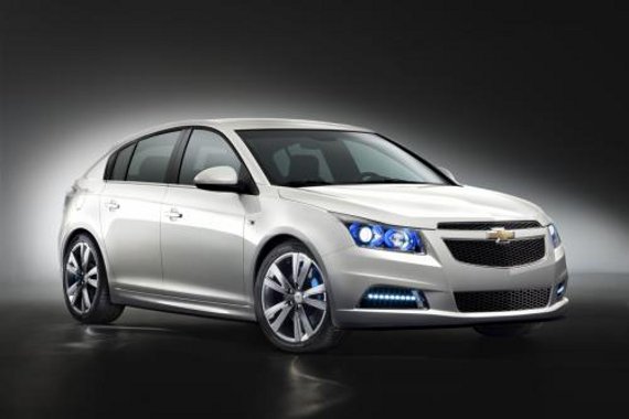 General Motors Lifts Wraps Off 5-door Chevrolet Cruze Hatchback