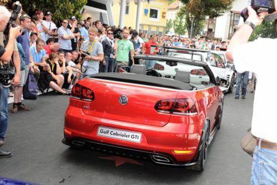 VW Golf GTI Cabriolet Concept Lets Out More Details