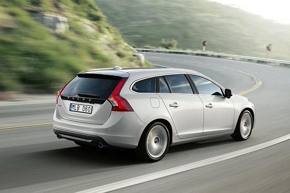 Volvo V60 Arrives With a Sporty Five-Door Design